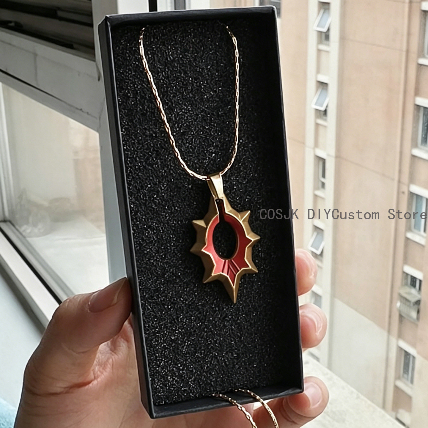 Collier ras-du-cou, broche, pe - Anime Cosplay Characters avis et prix
